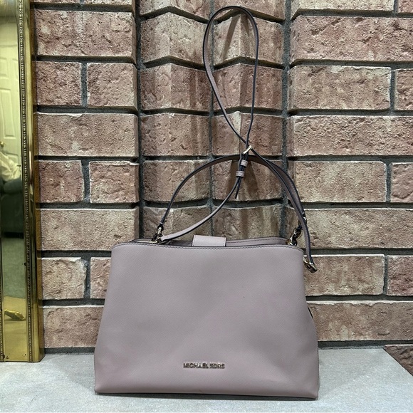 sold!! - Picture 3 of 8